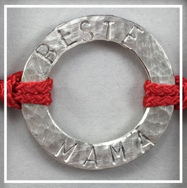 Armband >>BESTE MAMA<< imperial red
